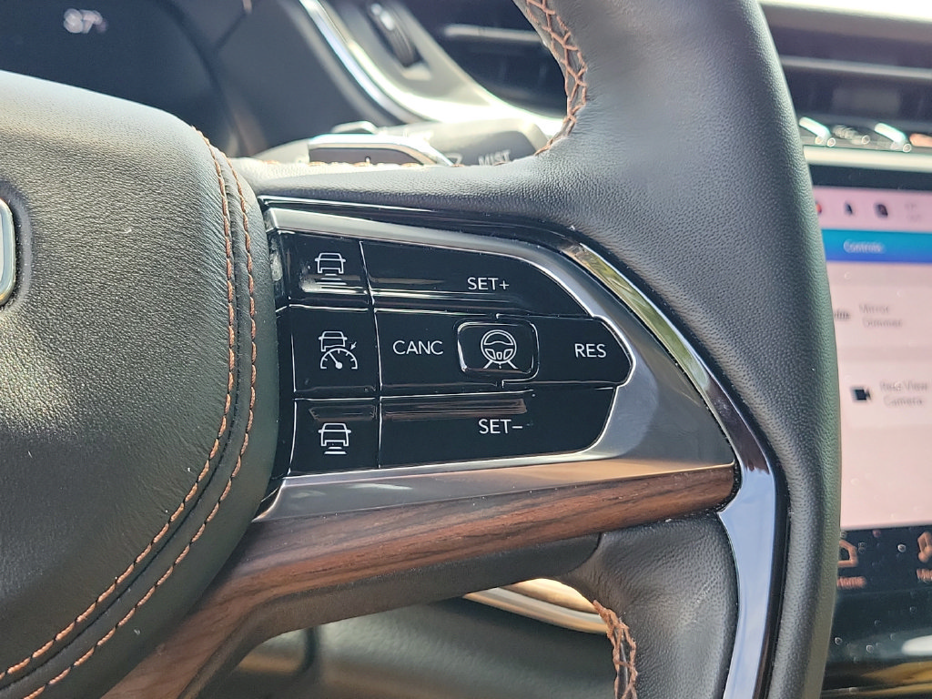 Used 2023 Jeep Grand Cherokee Summit RWD image 21