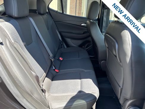 Used 2022 Buick Encore GX Preferred w/ Cold Weather Comfort Package AWD/4WD image 11