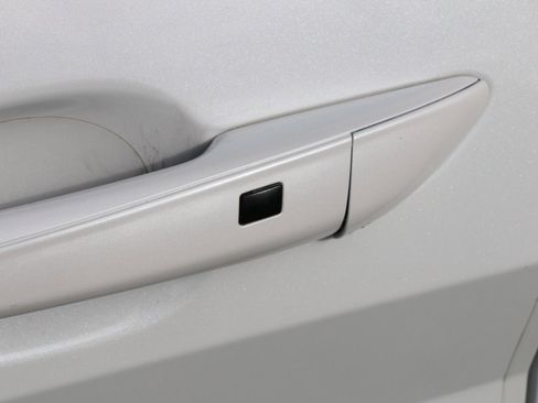 Used 2022 Hyundai Elantra SEL image 15