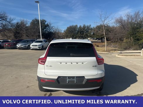 Certified 2025 Volvo XC40 B5 Core image 6