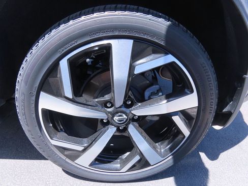 Used 2021 Nissan Rogue Sport SL w/ Premium Package FWD image 16