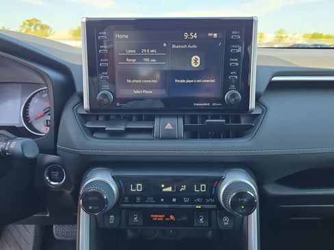 Used 2020 Toyota RAV4 XLE w/ Convenience Package AWD/4WD image 17