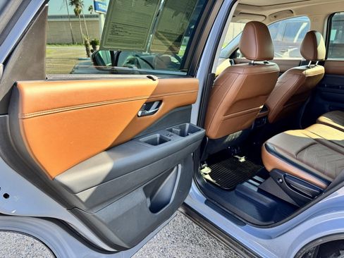 Used 2022 Nissan Pathfinder Platinum w/ Cargo Package image 13