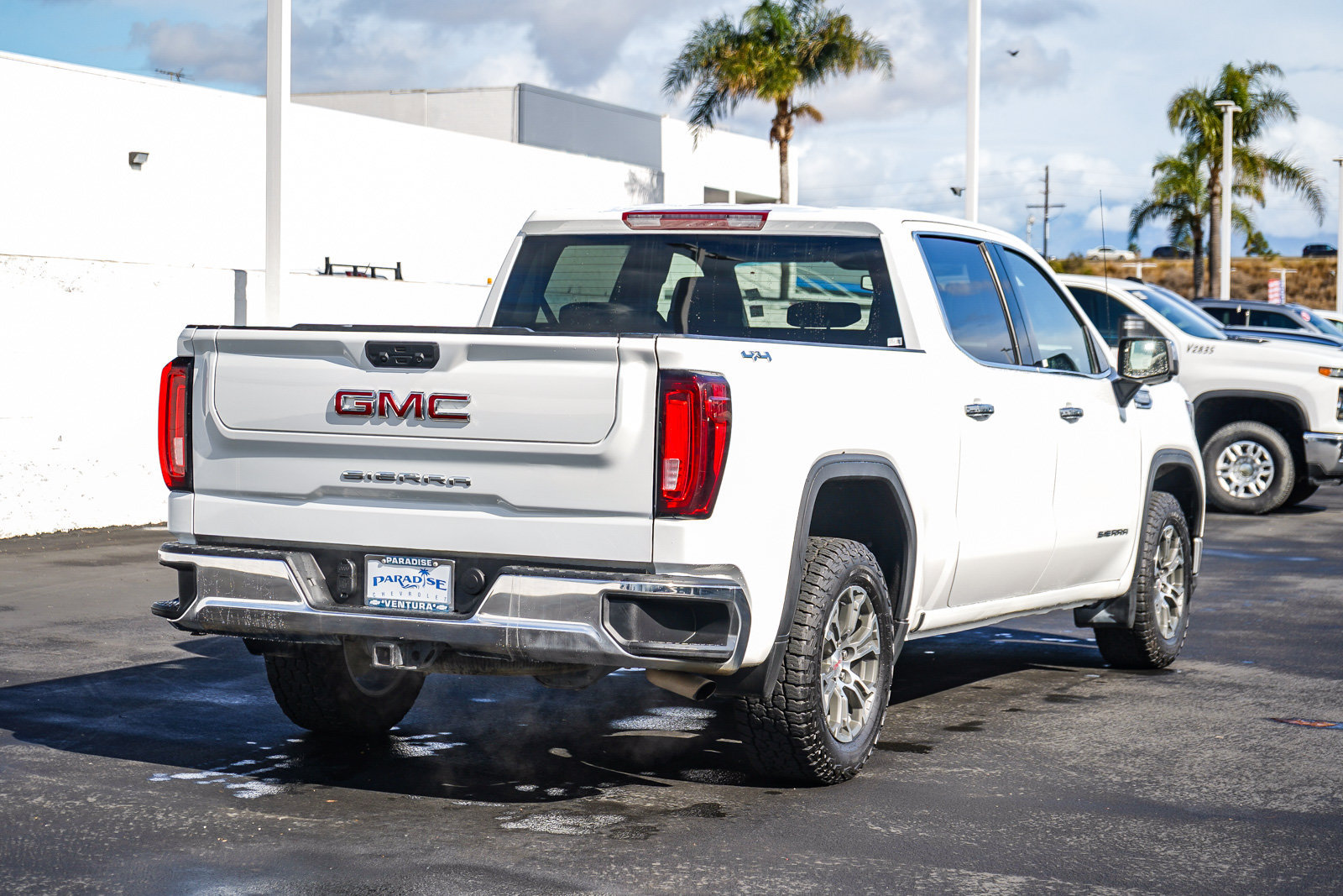 Used 2025 GMC Sierra 1500 SLT AWD/4WD image 4