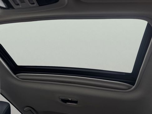 Used 2018 Subaru Outback 3.6R Limited image 24