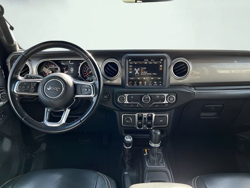 Used 2018 Jeep Wrangler Unlimited Sahara w/ Uconnect 4C Nav & Sound Group AWD/4WD image 12
