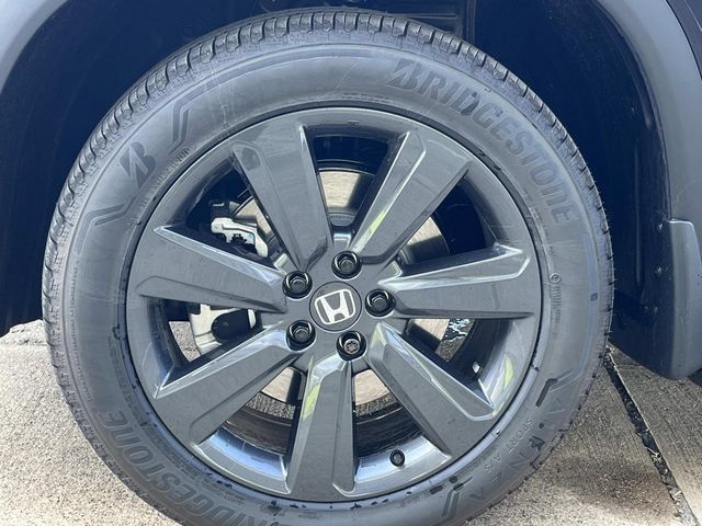 New 2026 Honda Pilot Sport image 7
