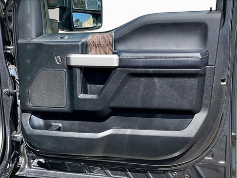 Used 2019 Ford F350 Lariat w/ Lariat Ultimate Package AWD/4WD image 23