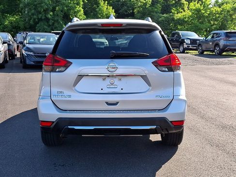 Used 2017 Nissan Rogue SV AWD/4WD image 5