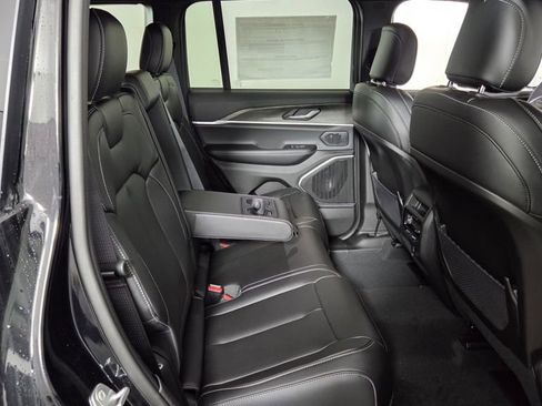 New 2026 Jeep Grand Cherokee Limited image 33