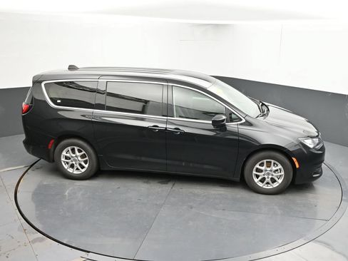 Used 2023 Chrysler Voyager LX FWD image 37