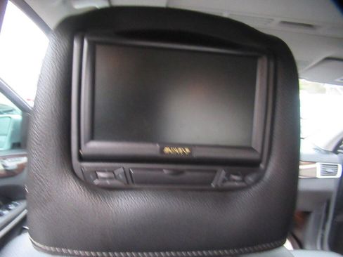 Used 2013 Mercedes-Benz GL 450 4MATIC image 32