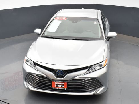 Used 2020 Toyota Camry XLE image 25