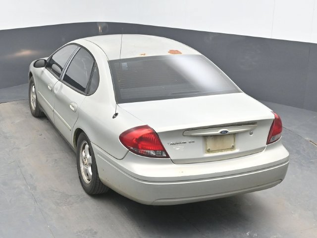 Used 2006 Ford Taurus SE FWD image 20
