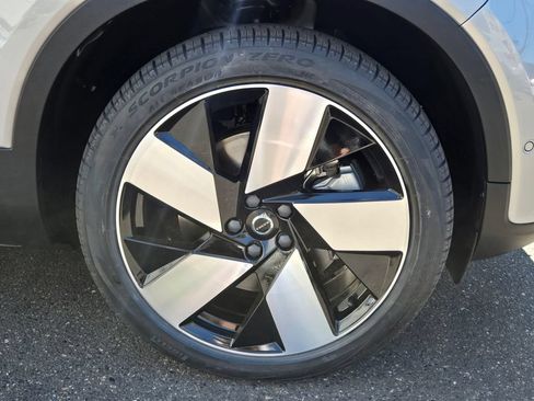 Certified 2023 Volvo XC40 Recharge Ultimate AWD/4WD image 9