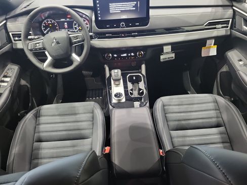 New 2026 Mitsubishi Outlander LE FWD image 14