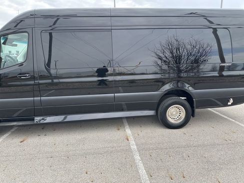 Used 2023 Mercedes-Benz Sprinter 3500 image 12