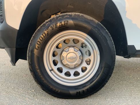 Used 2024 Chevrolet Colorado W/T w/ Advanced Trailering Package image 32