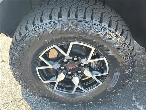 Certified 2026 GMC Canyon AT4X AWD/4WD image 37