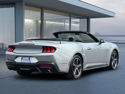 Used 2025 Ford Mustang Convertible image 4