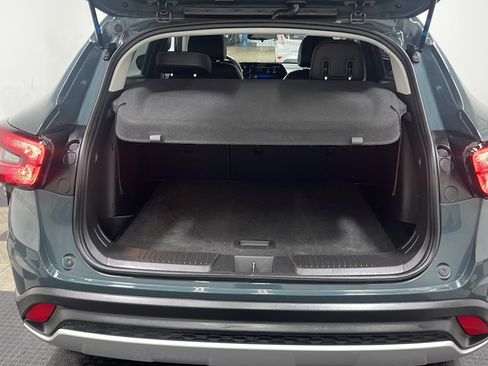 Used 2025 Chevrolet Trax LT FWD image 17