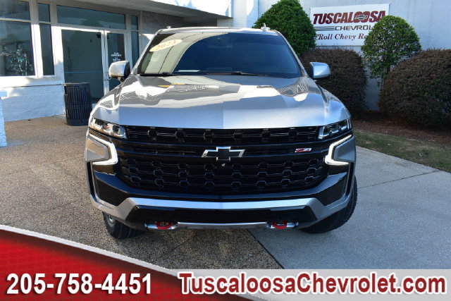 Used 2023 Chevrolet Suburban Z71 w/ Luxury Package AWD/4WD image 4