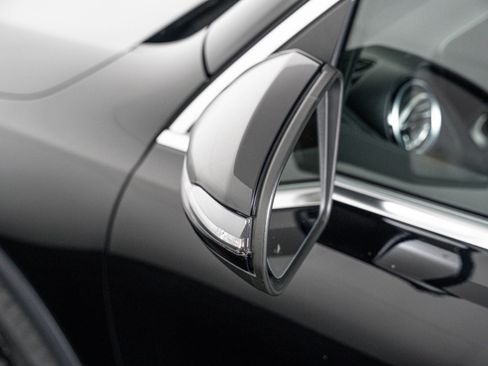 Certified 2023 Mercedes-Benz EQB 300 4MATIC w/ Exclusive Package image 22