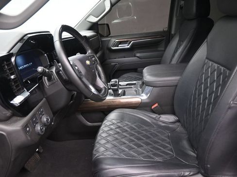 Used 2024 Chevrolet Silverado 1500 LT w/ Safety Package AWD/4WD image 12