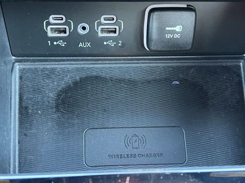 Used 2025 Jeep Grand Cherokee Altitude image 28