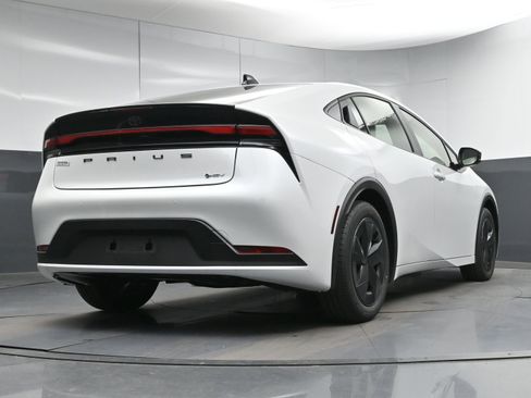 New 2026 Toyota Prius LE image 23