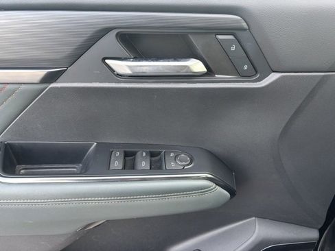 Used 2024 GMC Acadia AT4 image 11