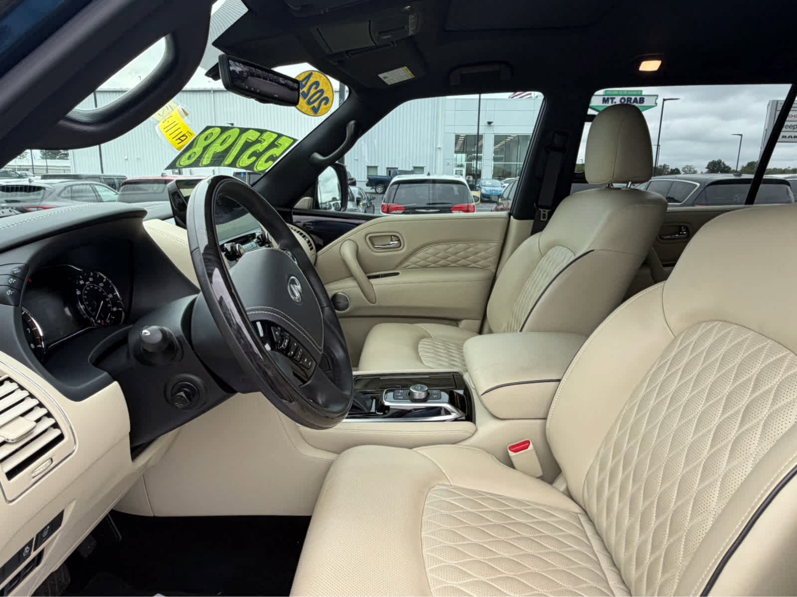 Used 2024 INFINITI QX80 Sensory AWD/4WD image 11