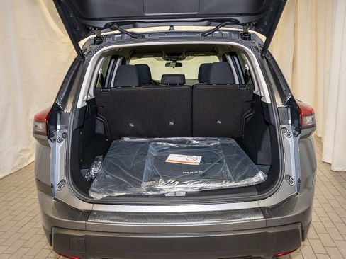 New 2026 Nissan Rogue SV image 6