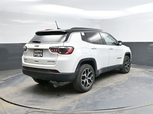 Used 2025 Jeep Compass Limited image 7