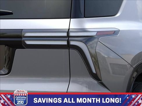 New 2026 Chevrolet Traverse RS w/ LPO, Floor Liner Package AWD/4WD image 11