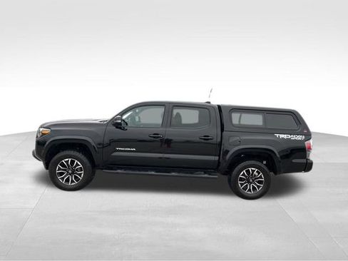 Used 2023 Toyota Tacoma TRD Sport w/ Technology Package image 4