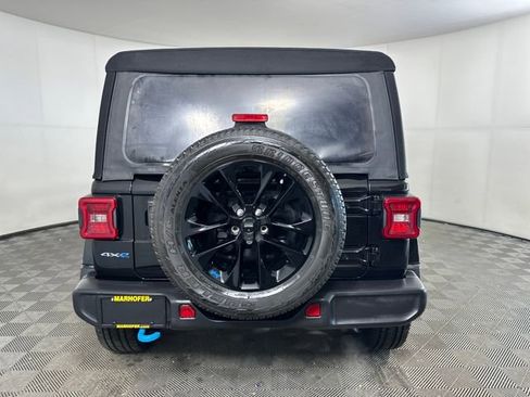 Used 2023 Jeep Wrangler Unlimited Sahara w/ Cold Weather Group image 4