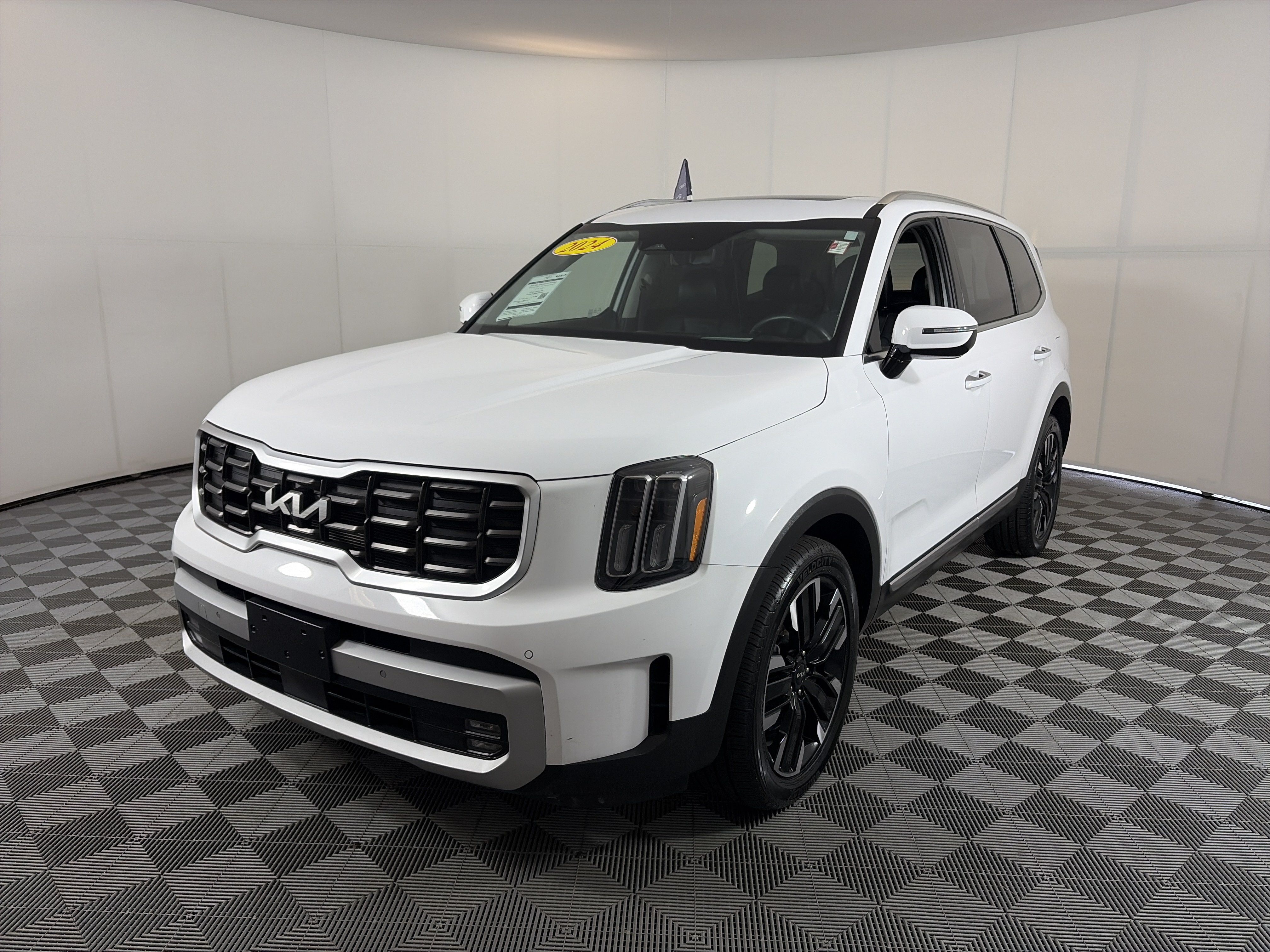 Certified 2024 Kia Telluride SX Prestige AWD/4WD image 2