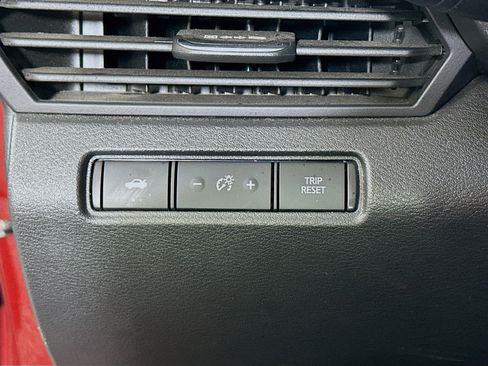 Used 2024 Nissan Altima 2.5 SV image 16