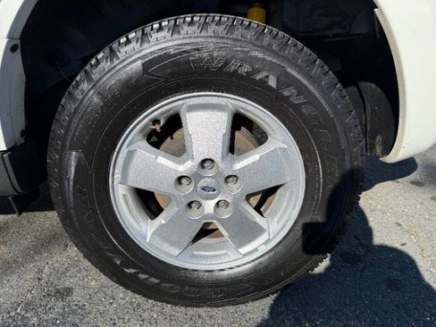 Used 2012 Ford Escape XLS image 27