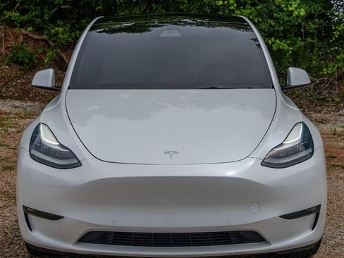 Used 2021 Tesla Model Y Long Range AWD/4WD image 8