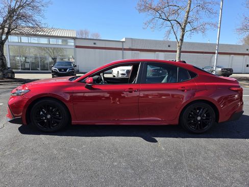 Certified 2025 Toyota Camry SE w/ Convenience Package image 8