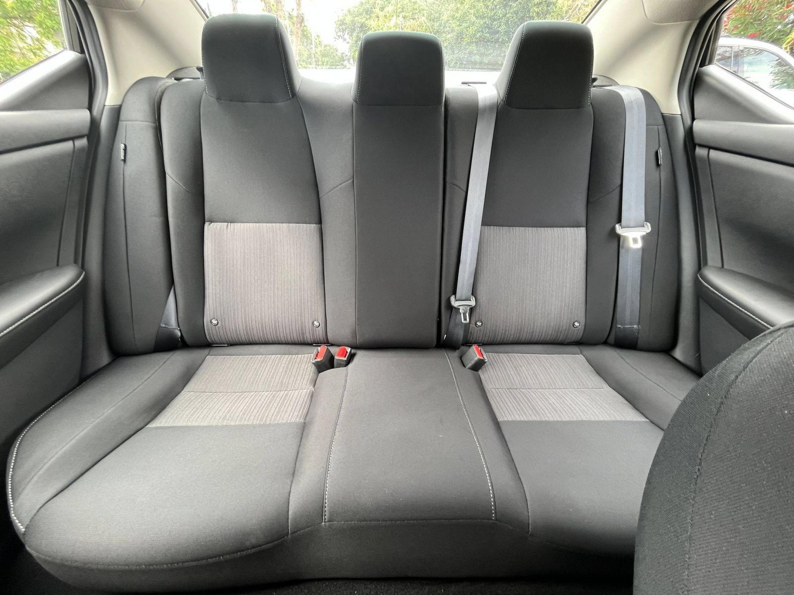 Used 2025 Nissan Sentra SV FWD image 35