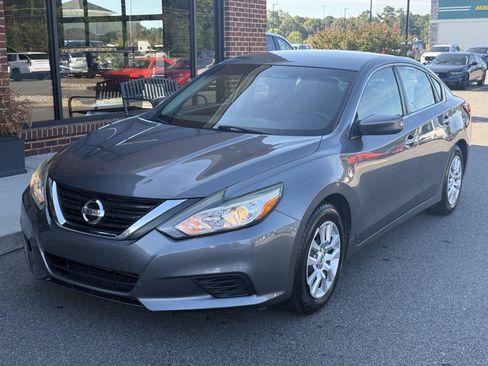 Used 2016 Nissan Altima 2.5 S w/ Power Driver Seat Package FWD image 1