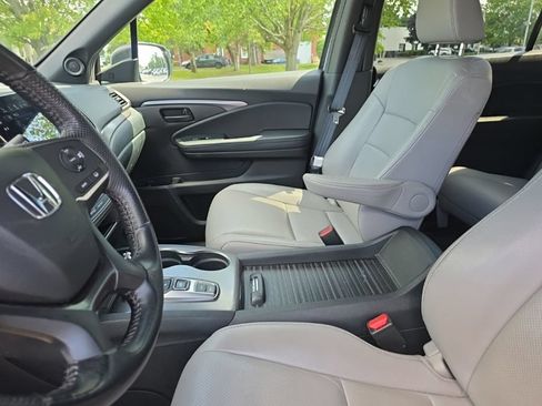 Used 2023 Honda Passport EX-L image 23