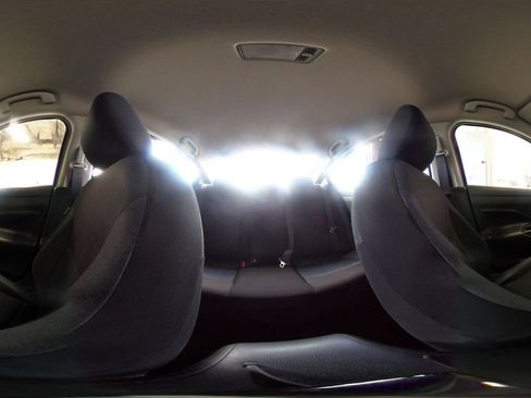 Used 2025 Nissan Versa SV image 40