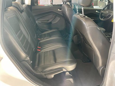 Used 2017 Ford Escape SE w/ SE Leather Comfort Package FWD image 19