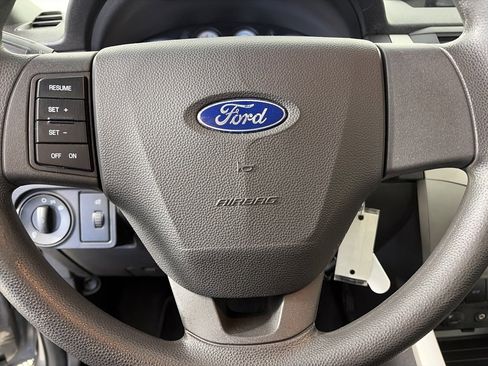 Used 2010 Ford Focus SE image 16