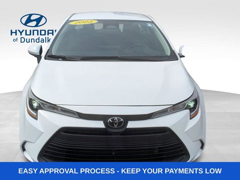 Used 2025 Toyota Corolla LE FWD image 12