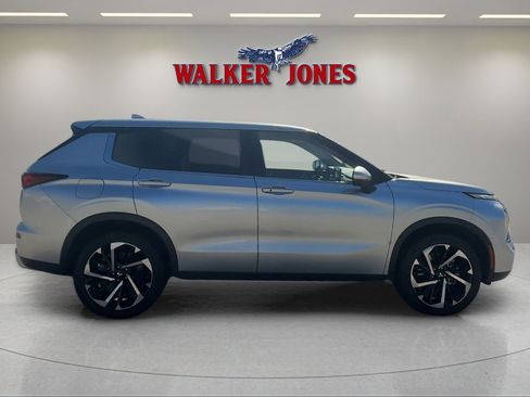 Used 2024 Mitsubishi Outlander SE AWD/4WD image 18